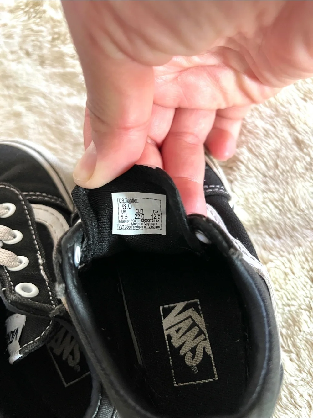 VANS Toddler's Black & White Casual Sneakers Size 6.0
